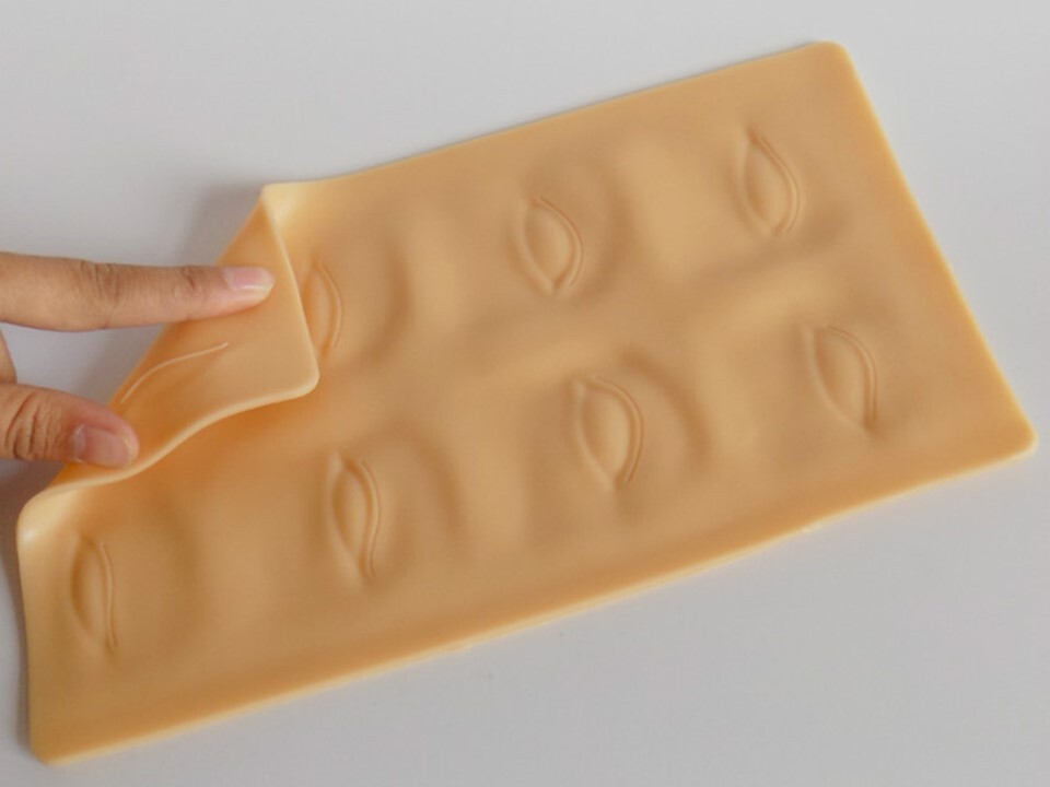piel sintética de silicona en 3D para prácticar cejas